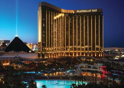 Πισίνα στο ή κοντά στο Mandalay Bay
