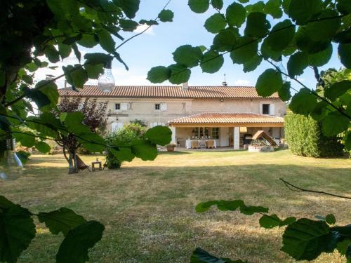 a view of the house from the garden at Le Boisdalon in Yviers