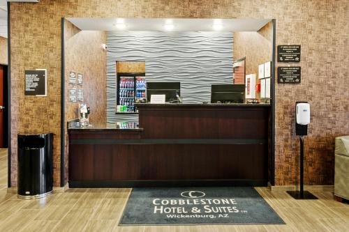 Ο χώρος του λόμπι ή της ρεσεψιόν στο Cobblestone Hotel & Suites - Wickenburg