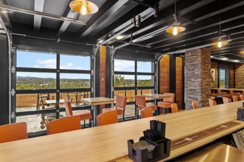 Χώρος καθιστικού στο Cobblestone Hotel & Suites - Wickenburg