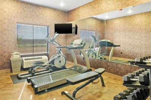 Γυμναστήριο ή/και όργανα γυμναστικής στο Cobblestone Hotel & Suites - Wickenburg