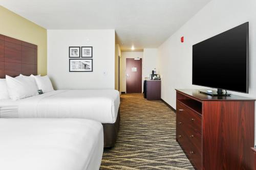 Μια τηλεόραση ή/και κέντρο ψυχαγωγίας στο Cobblestone Hotel & Suites - Wickenburg