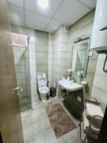 Un baño de Aqua apartman 45-2