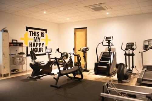 Fitness centrum a/nebo fitness zařízení v ubytování Aventuras Hotel