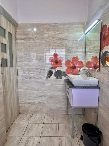 Bilik mandi di Beedu - Backpackers Hostel