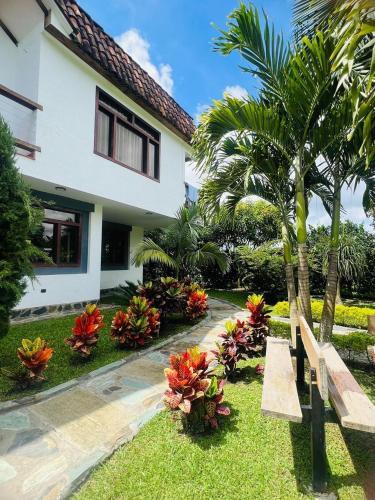 Taman di luar Cattleya tropical