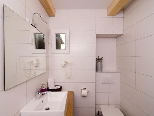 Lavender Garden Apartments - Studio Apartment First Floor - APT 3