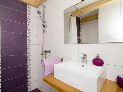 Lavender Garden Apartments - Studio Apartment First Floor - APT 3