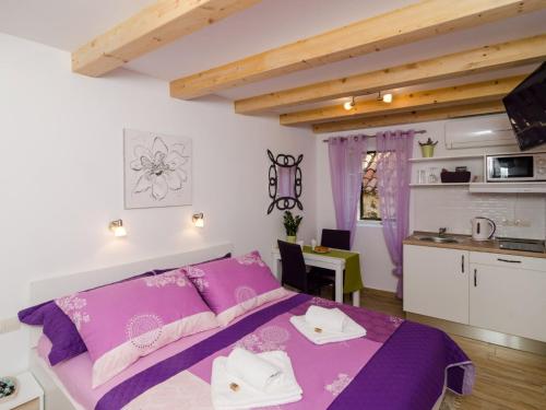 Lavender Garden Apartments - Studio Apartment First Floor - APT 3