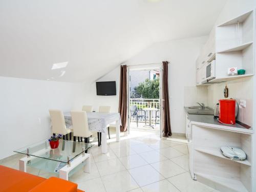 Villa Samba- Premium One-Bedroom Apartment with Balcony and Sea View