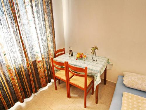 1 bedroom apartment with garden