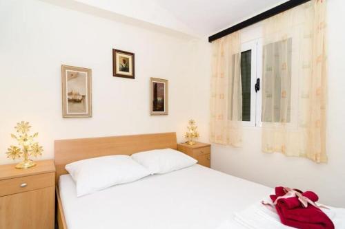Apartments Paula - Studio Apartment with Terrace and Sea View