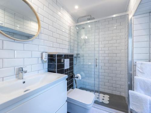 Apartment Simovi - Two Bedroom Apartment with City View