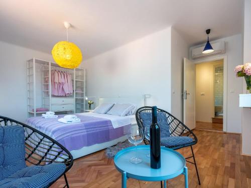 Apartment Simovi - Two Bedroom Apartment with City View