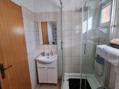Apartments Vanja kara Biograd - Studio Apartment with Terrace