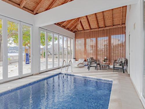 Πισίνα στο ή κοντά στο Villa Ponar with Swimming Pool