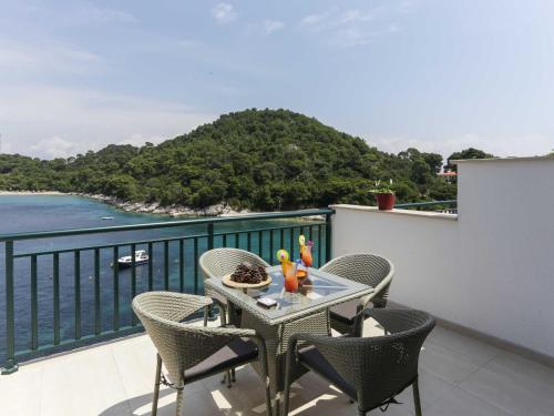 Apartments Posta - Comfort One-Bedroom Apartment with Terrace and Sea View - Apartman 6
