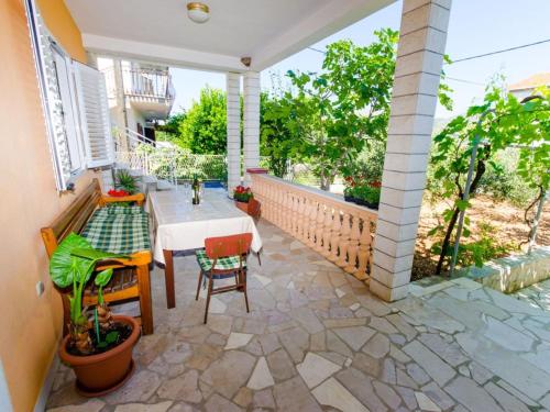 Apartments Ivana TR - One Bedroom Apartment with Terrace A3