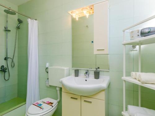 Apartments Knego - One Bedroom Apartment with Balcony and Sea View