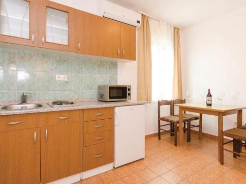 Apartments iovo - Standard Two Bedroom Apartment A4