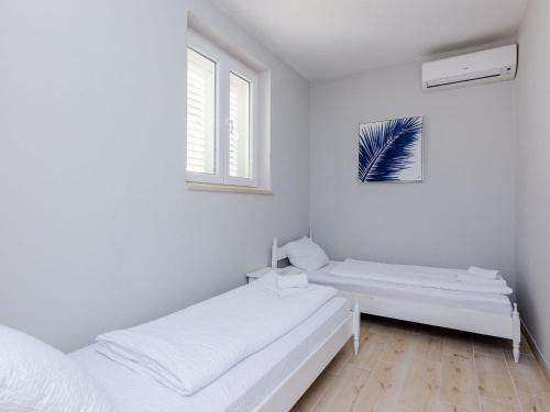 Apartment Kate - Two Bedroom Apartment with Sea View