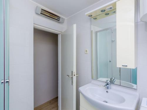 Apartment Kate - Two Bedroom Apartment with Sea View
