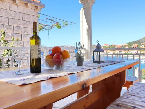 Apartments Peselj-Three Bedroom Apartment with Terrace and Sea View