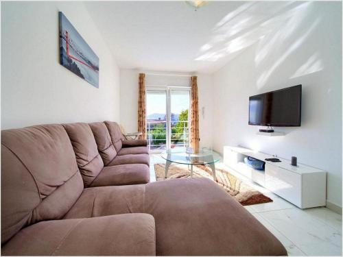 Villa Isabella - Four Bedroom Villa with Swimming Pool