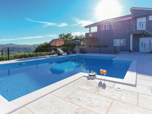 Apartment Villa IN - Four-Bedroom Apartment with Private Pool