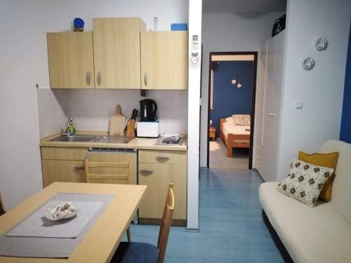 Apartments Marija - One Bedroom Apartment with Balcony Plavi A3