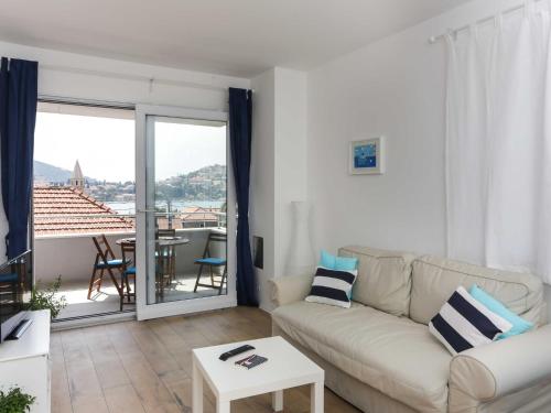 Apartments Villa Karmen - Two-Bedroom Apartment with Balcony and Sea View Lu i