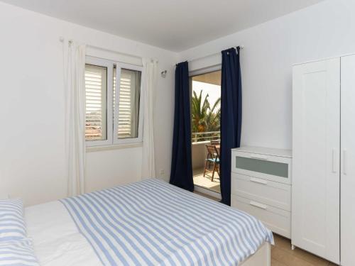Apartments Villa Karmen - Two-Bedroom Apartment with Balcony and Sea View Lu i