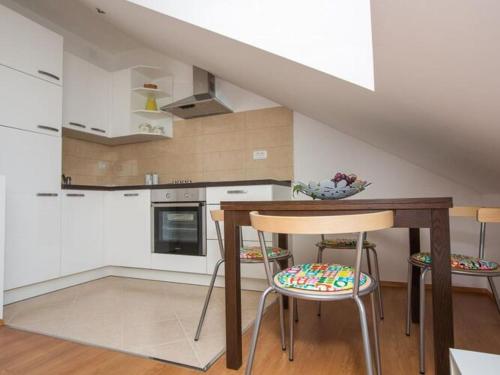 Apartments Nina - One-Bedroom Apartment Ora ac