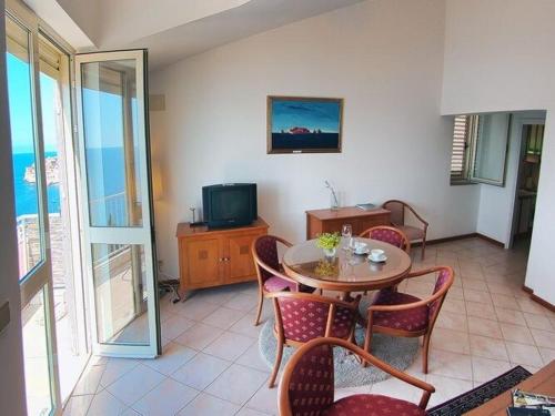 Apartments Sipa - Premium Two Bedroom Apartment with Balcony and Sea View Apartman A