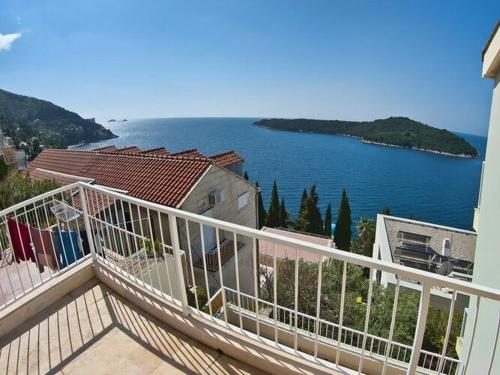 Apartments Sipa - Premium Two Bedroom Apartment with Balcony and Sea View Apartman A