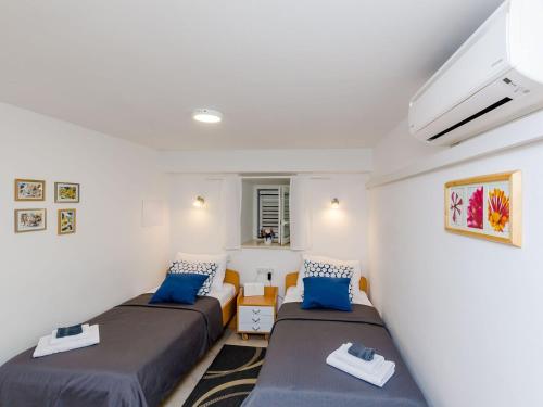 Apartment Domix - Two Bedroom Apartment