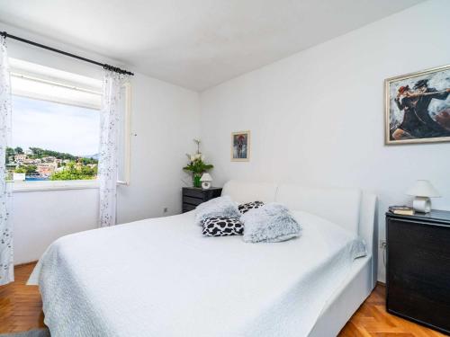 Apartments & Rooms Mara & Petrunjela - Two Bedroom Apartment with Terrace and Sea View