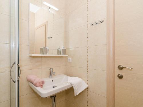 Apartments Marmo - One Bedroom Apartment with Balcony and Sea View Apartman 1