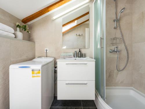 Apartments Terra - One Bedroom Apartment with Balcony and Garden View MALI
