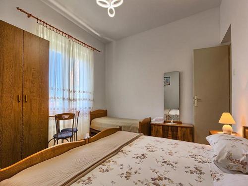 Apartment Lucija - Three Bedroom Apartment with Balcony