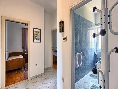 Apartment Lucija - Three Bedroom Apartment with Balcony