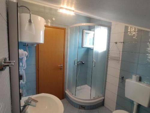 Koupelna v ubytování Apartments Vala - One Bedroom Apartment with Balcony and Sea View A4