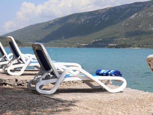 Apartments More & Ja - One Bedroom Apartment with Terrace and Sea View 1 istok