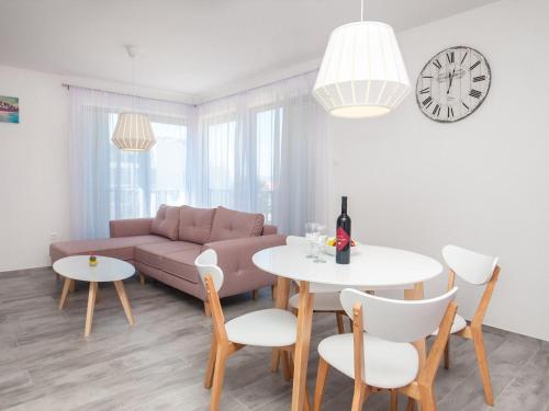Apartments Dva Galeba - Standard One Bedroom Apartment with Partial Sea View 106