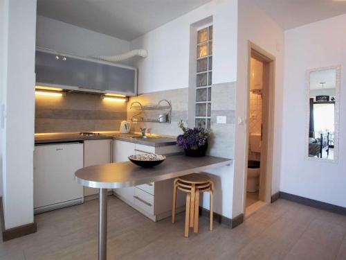 Apartments & Room Vesna - Studio Apartment with Sea View