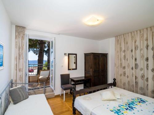 Apartment Villa Palma- Two Bedroom Apartment with Terrace and Sea View Apartman 4
