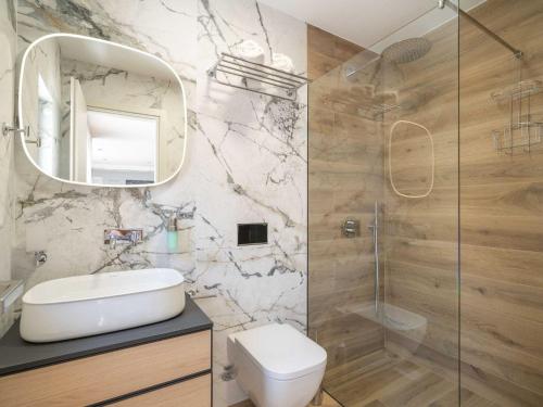 Apartments Villa Royale - Luxury One Bedroom Apartment with Terrace