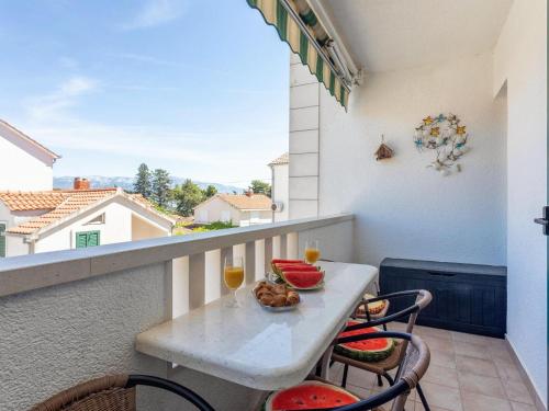 Apartment Zara - Two Bedroom Apartment with Balcony - ST