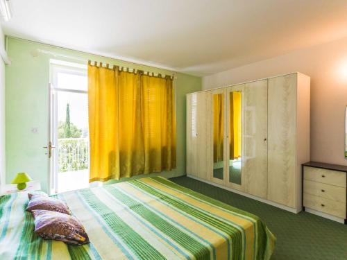 Apartments Sany - One Bedroom Apartment with Balcony and Sea View