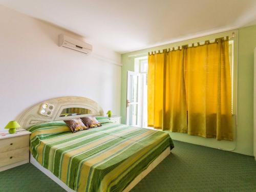 Apartments Sany - One Bedroom Apartment with Balcony and Sea View